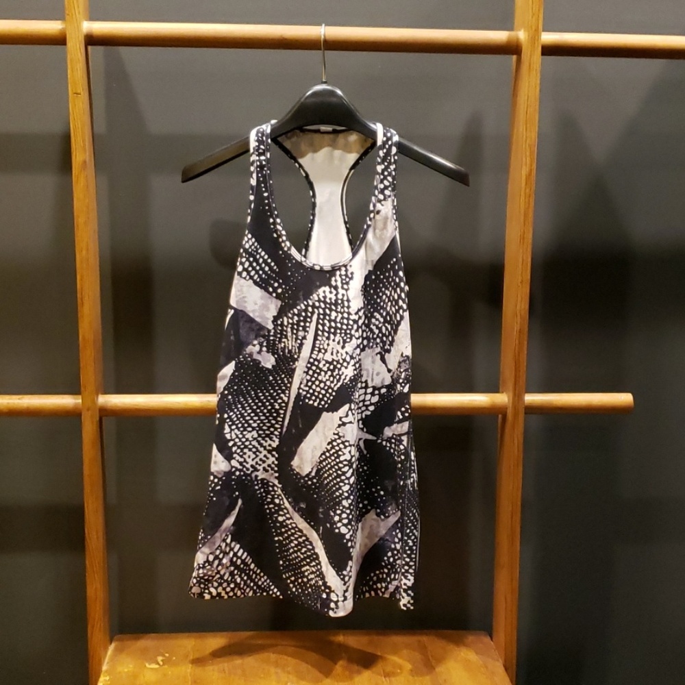 LULULEMON TOP SIZE 8